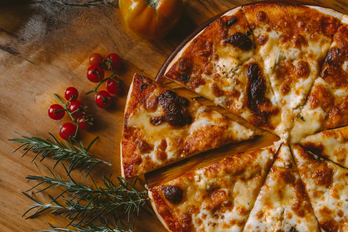 Frissen sült olasz pizza a LorvessianroyalLodge kínálatából