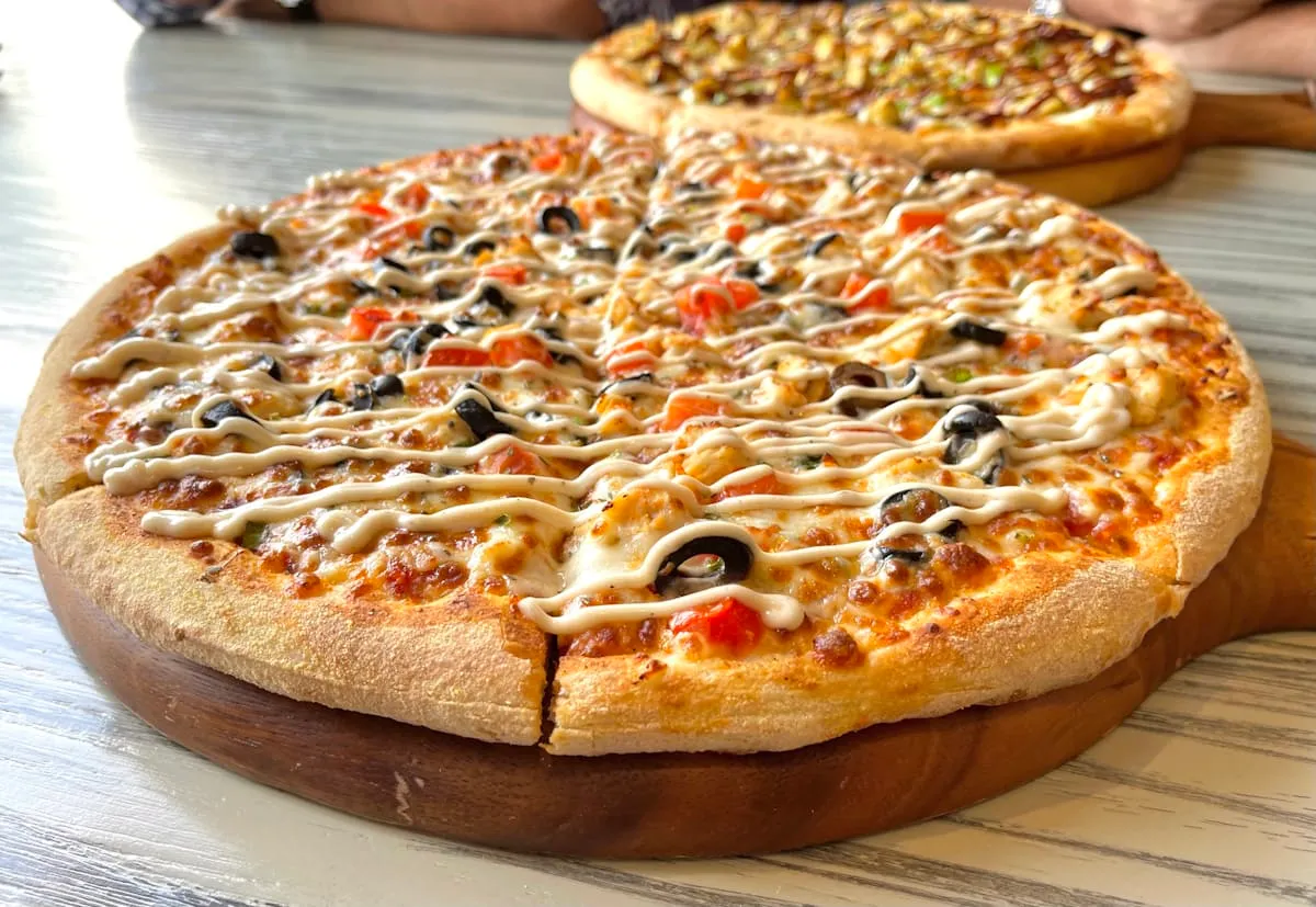 Kemencében sült pizza részlete